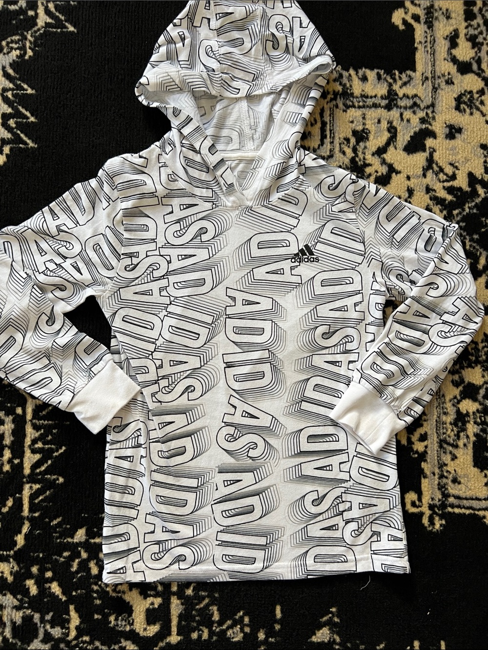 Boys Adidas, lightweight, long sleeve hoodie tee size 7